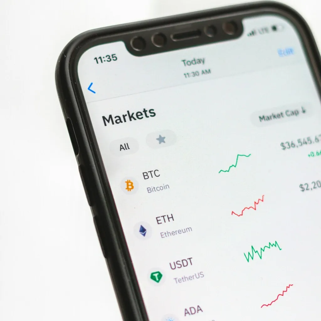 Pièce Bitcoin face aux marchés financiers